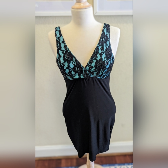 Beaded top Slim Fit Dress - Picture 2 of 4